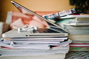 Handelshochschule: Brücke zwischen Theorie und Praxis